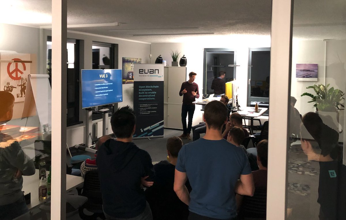 EVAN_ntwrk's tweet image. Beim 10. #VueJS Meetup wurde gestern gezeigt, wie einfach sich eigene DApps auf der evan.network #Blockchain einrichten lassen & Entwickler auf die #opensource Bibliotheken & Komponenten von evan zugreifen können. Danke an @philmuze @BenniKur @janpolowinski :) #devs