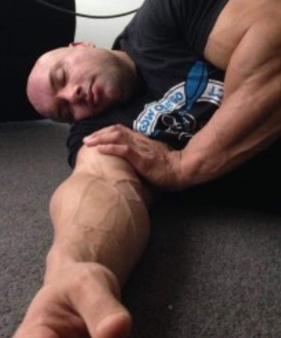 RichardMirasty's tweet photo. Was drinking with my bro-in law last night and he passed out drunk,I took a photo then I explored his body,real straight dude,tough guy,bouncer in club,uncut fat cock,sucked it a bit,sniffed his hairy ass and bare smelly feet,nice,lucky he didn't wake up,real straight guy,!!!. https://t.co/hmVk0mKrYd