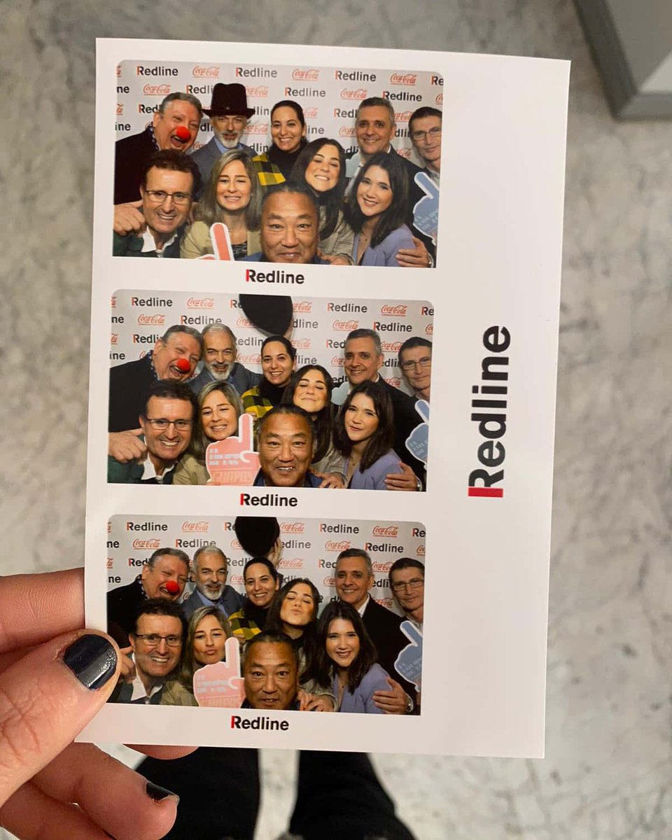 beasanchezm22's tweet photo. También hay momentos de sonrisas en el trabajo. ¡A por todas equipazo! 🙌
.
.
.
#WEAREPACS #AreaSur #Team #GreatPeople  #CocaColaEuropeanPartners #CocaColaIberia #CocaColaIberianPartners #CocaCola  #MuchoMásQueUnRefresco #Work #Comunicación https://t.co/aLTyi7Z4zs