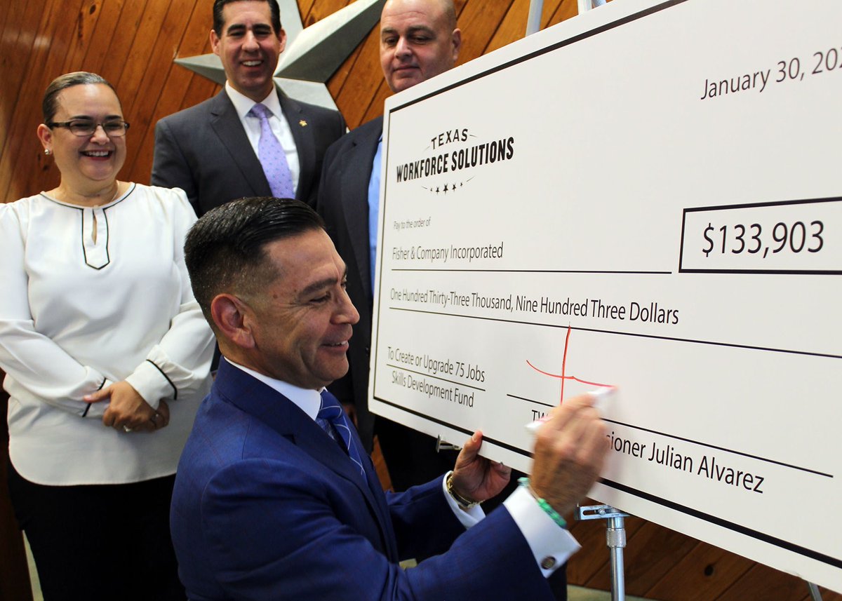 TSTCHarlingen's tweet photo. This morning the @TXWorkforce (Texas Workforce Commission) presented the college, in partnership with SpawGlass and Fisher & Company, Inc., with dual Skills Development Fund grants for training 150 employees to create and upgrade jobs.
#TSTCproud #TSTCtechnicallybetter https://t.co/QsMopGlaHJ