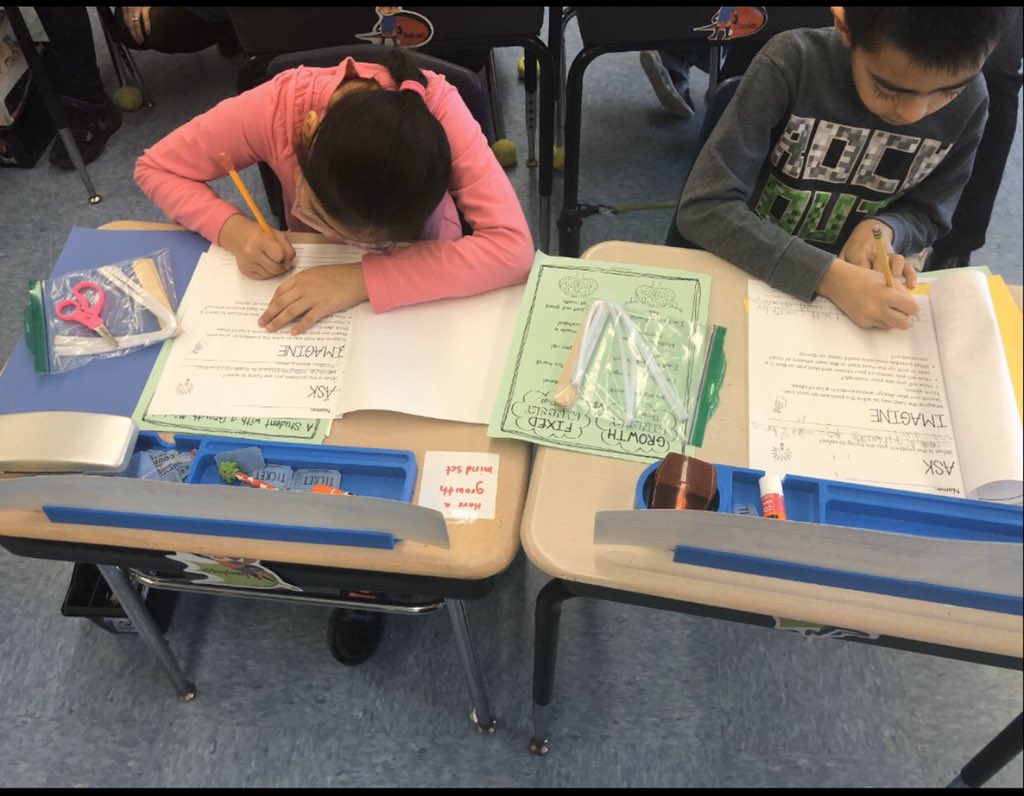 SouthCountrySch's tweet photo. Mrs. Sengun’s class completed a STEM challenge using a growth mindset. They refused to give up! Way to go!!
#SouthCountrySchool #BayShoreSchools #DreamLeadAchieve https://t.co/iiLDuX36ew