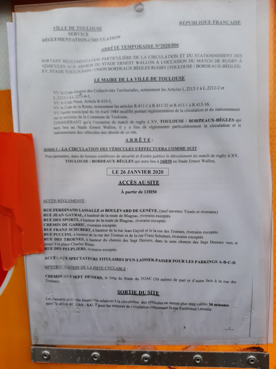MAP561's tweet photo. @2Pieds2Roues Les jours de match aux 7 Deniers un ARRÊTÉ MUNICIPAL ORGANISE LE TRAFIC ROUTIER et NEUTRALISE LA PISTE CYCLABLE... Les VIP ne peuvent pas marcher semble t il.. @jlmoudenc ecolo ? La blague.... https://t.co/8NiaV9B4Ug