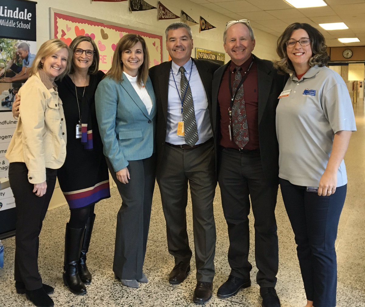 #AACPSawesome partners at today’s MS Collaborative Planning Conference🤩
<a href="/ChrisTruffer65/">Chris Truffer</a> <a href="/jolyn_davis/">Jolyn Davis</a> #OSP <a href="/AACPS_CI/">AACPS C&I</a> <a href="/AACPS_Data/">AACPS Instructional Data</a>
 #CP2020