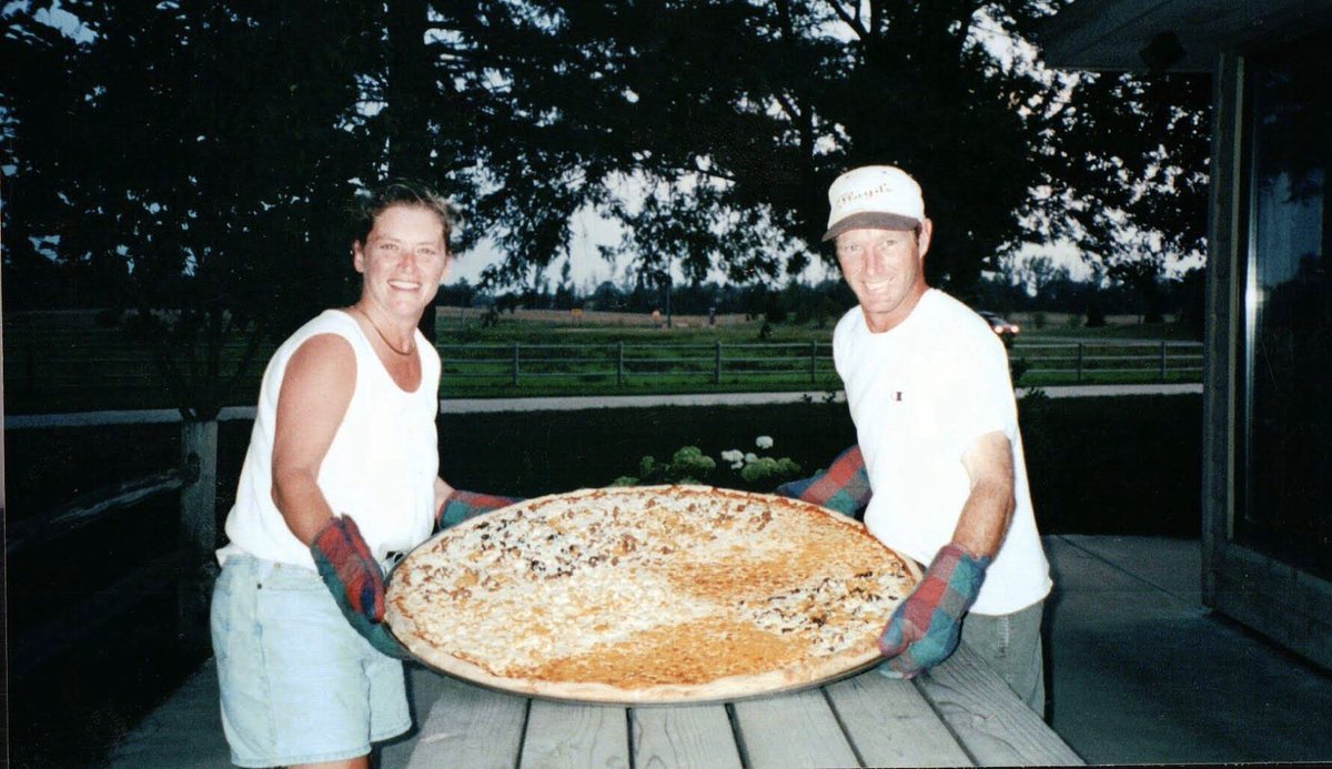 partypizzamn's tweet photo. How’s this for a #tbt? We’d love to see your Party Pizza memories! Share with us on Facebook, Instagram, or Twitter using #PartyPizzaMN 🥳🍕 https://t.co/4naTDozeuY