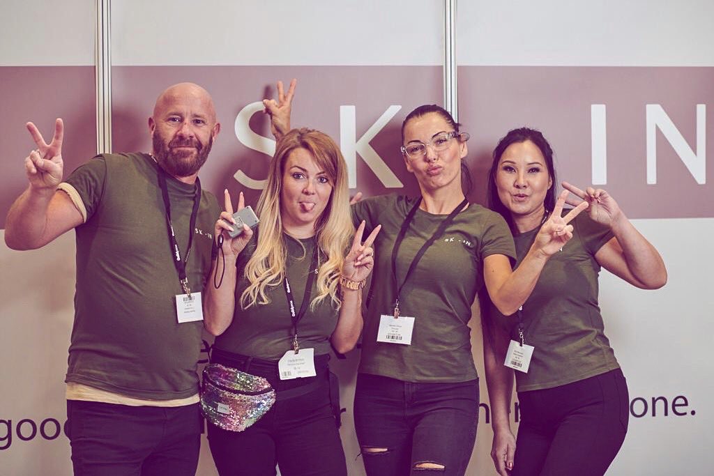 skin_gb's tweet photo. #tbt to the Beauty UK show last year! We managed to make some time for a mini #teamSKIN shoot, obviously ๐โ๏ธ
#teamwork #teamphoto #beautyukshow #throwback #teamSKIN https://t.co/7vjcJodMaz