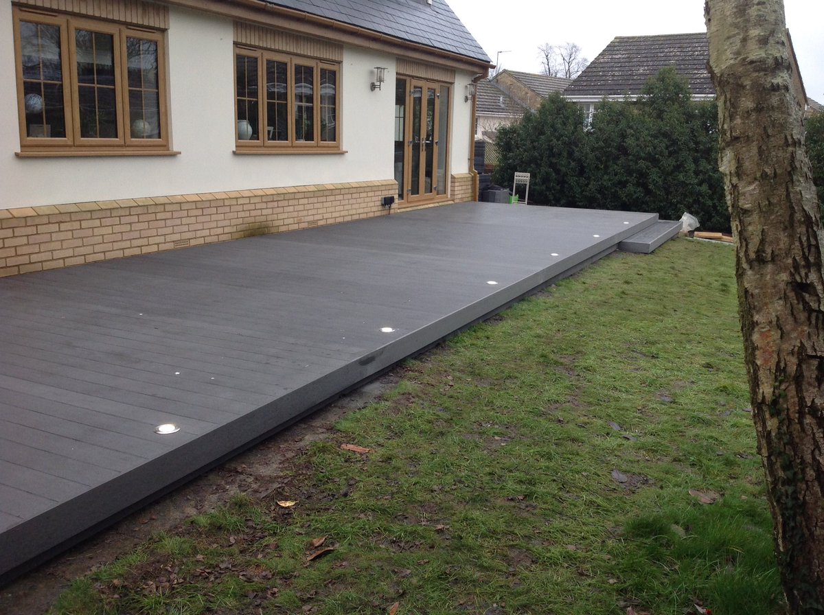decking_the's tweet photo. Composite deck in Bishops Stortford https://t.co/2dCYn1uBOM