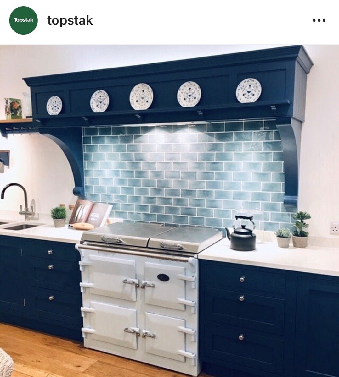 everhotcookers's tweet photo. Classic blue with our White Everhot 100 is the perfect stylish combo, shared by @topstak.
#Everhot #heatstoragerangecooker #rangecooker #kitchen #kitchendesign #luxury #design #cookers #kitchenideas #40thanniversary #birthday #40yearsofEverhot #statementkitchens https://t.co/1juI4n2Md1