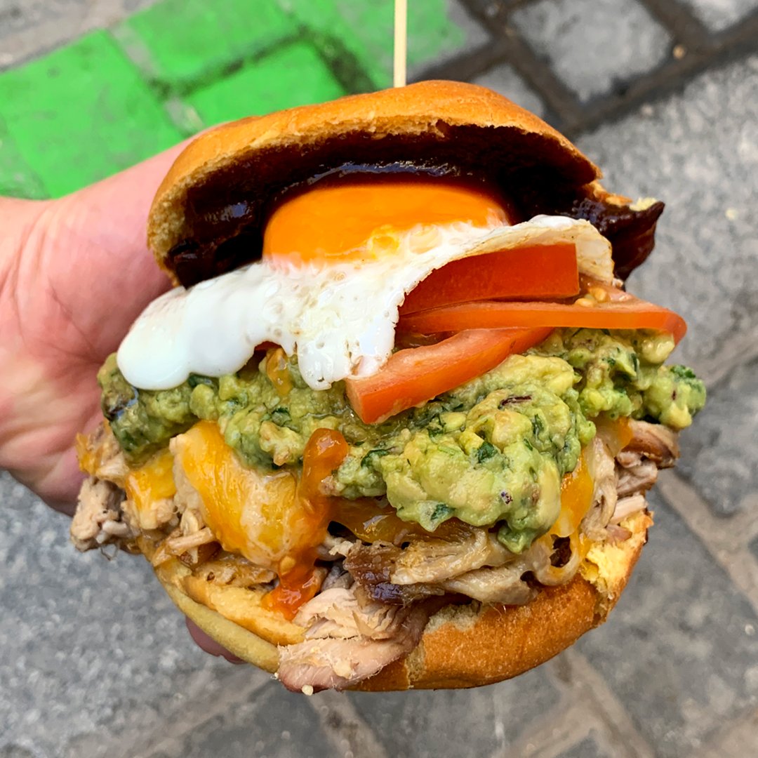 La Miss Piggy siempre lleva huevo 😏🍳 Pídela en tu menú del día 
lacasatomada.es/menudeldia