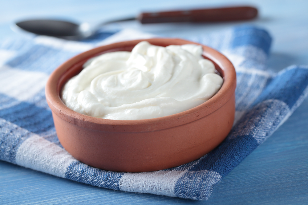adamideast's tweet photo. Tip: Lighten up #SuperBowl dips by subbing Greek yogurt for heavier ingredients, like creams and oils. It adds protein, too! https://t.co/5uSolvCUzO #undeniablydairy https://t.co/FaqlQrsJjs