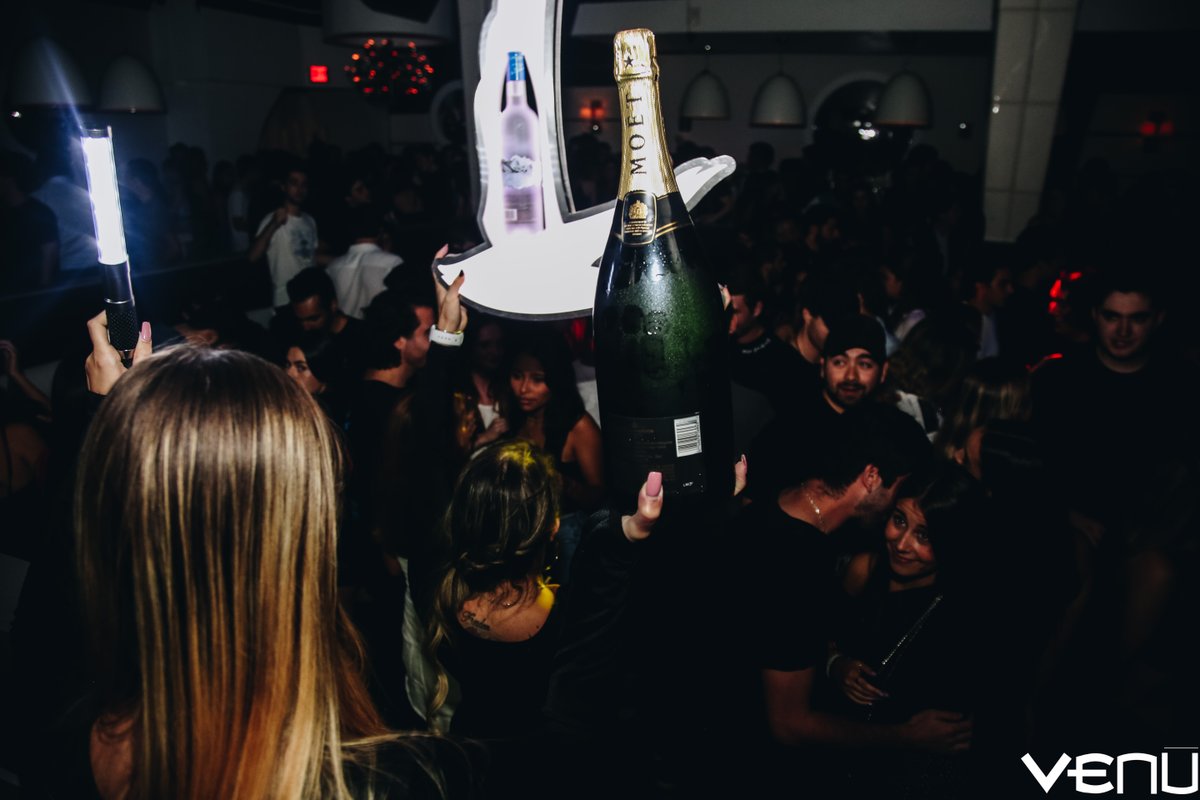 Our Favorite Views 😍🍾
✖️
#Venu #Boston #VenuBoston #VenuNightclub #Pasha #PashaBoston #VIP #Nightlife #BottleService #Dance #Party #HipHop #Trap #Latin #EDM #Music #Weekend #BosFeed #IGBoston #December #Clubbing