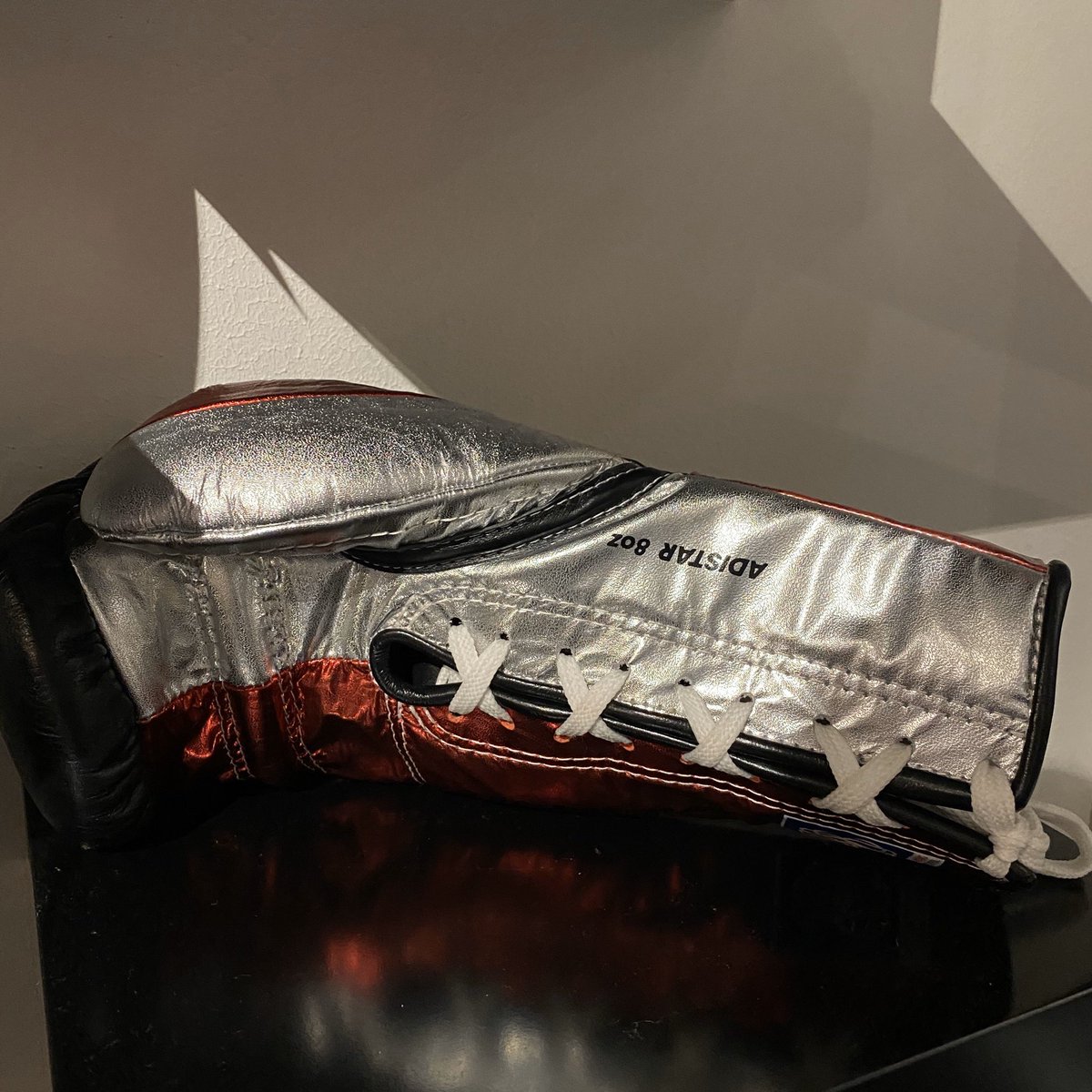 secondsout_'s tweet image. 🥳 COMPETITION TIME!!! 🥳 
🥊 Win these stunning metallic Adidas Pro Fight Gloves worth £249.99
✍️ To enter simply...
1️⃣ Follow us
2️⃣ Retweet this tweet
3️⃣ Comment if you want 8oz or 10oz

😁 Easy as 1, 2, 3 
🏆 Winner announced 7pm Sunday
👊 Good luck!!!
#InItToWinIt #SecondsOut