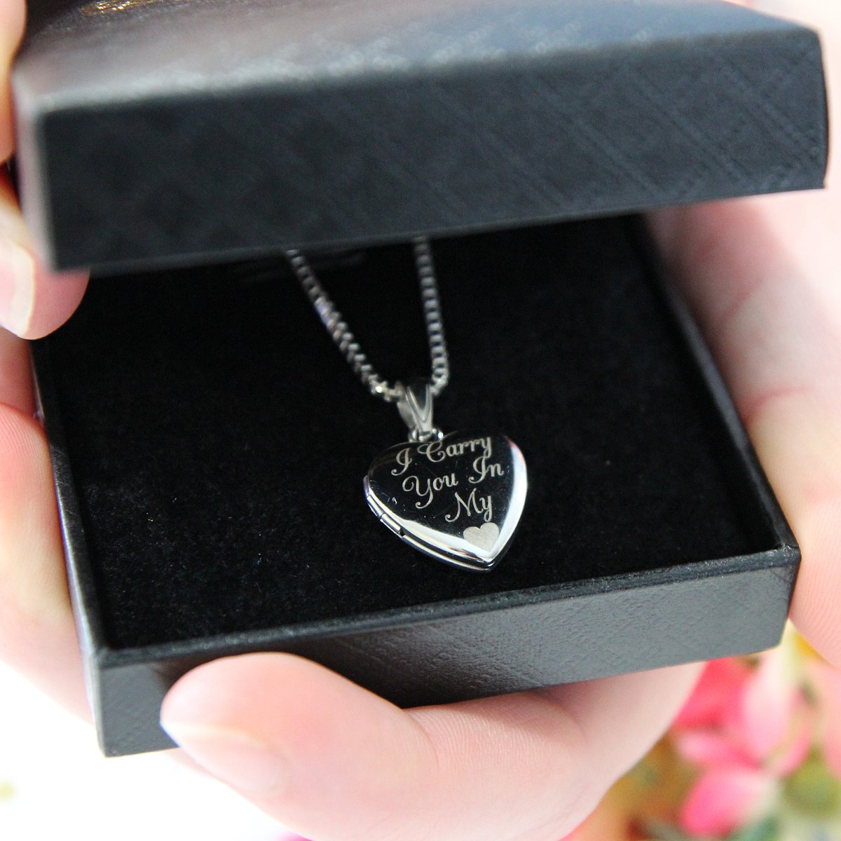 We've got THE perfect gift idea for you! A <a href="/PicturesOnGold1/">PicturesOnGold.com</a> Heart Shaped Locket! Visit for a review, discount, &amp; giveaway: bit.ly/38NAHc8 #Picturesongold #locket #giveaway #sweeps #discount #Sweepstakes
