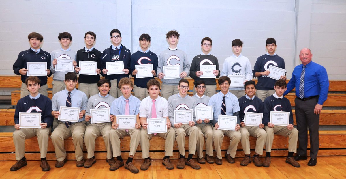ColumbusHS_Mia's tweet photo. Join us in congratulating all the Explorers honored during the Class of 2022 Second Quarter Recognition Ceremony. Congrats, gentlemen! #CPride #Adelante https://t.co/teG4miBZrn