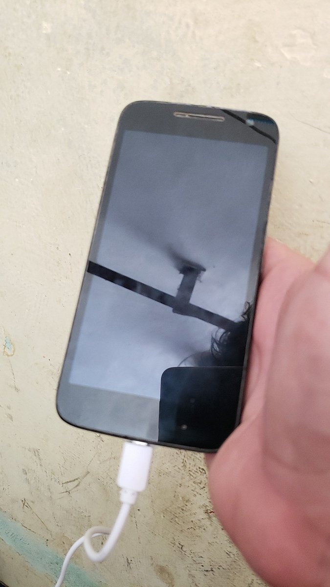 GeekVida's tweet photo. #smartphone Encendiendo después de un año en el cajón, Moto G4 play #Motorola https://t.co/rup2fe3wpe