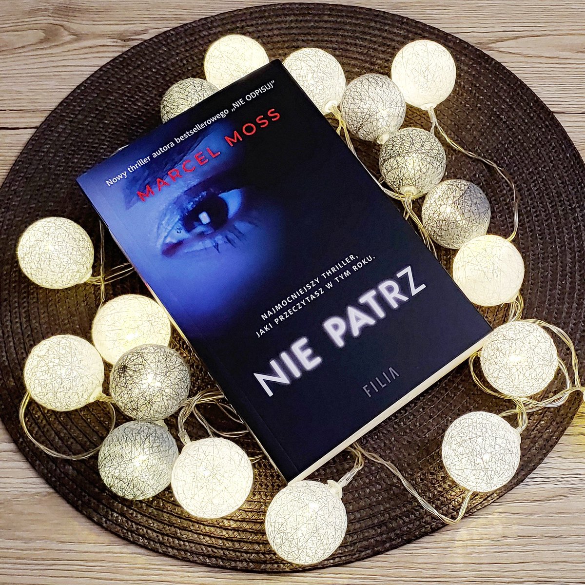 czytam_ksiazki's tweet photo. Czytamy 🤓📖🤗
#NiePatrz #MarcelMoss
#thriller #czytam #terazczytam #sięczyta #takczytam #czytamksiążki #kochamksiążki #czytambolubię #czytaniejestfajne #czytaniejestsexy #czytamwszędzie #książkoholik #czytanienieboli #52bookchallengepl #52ksiazkiw52tygodnie #52bookchallenge2020 https://t.co/Mxejvac9FQ