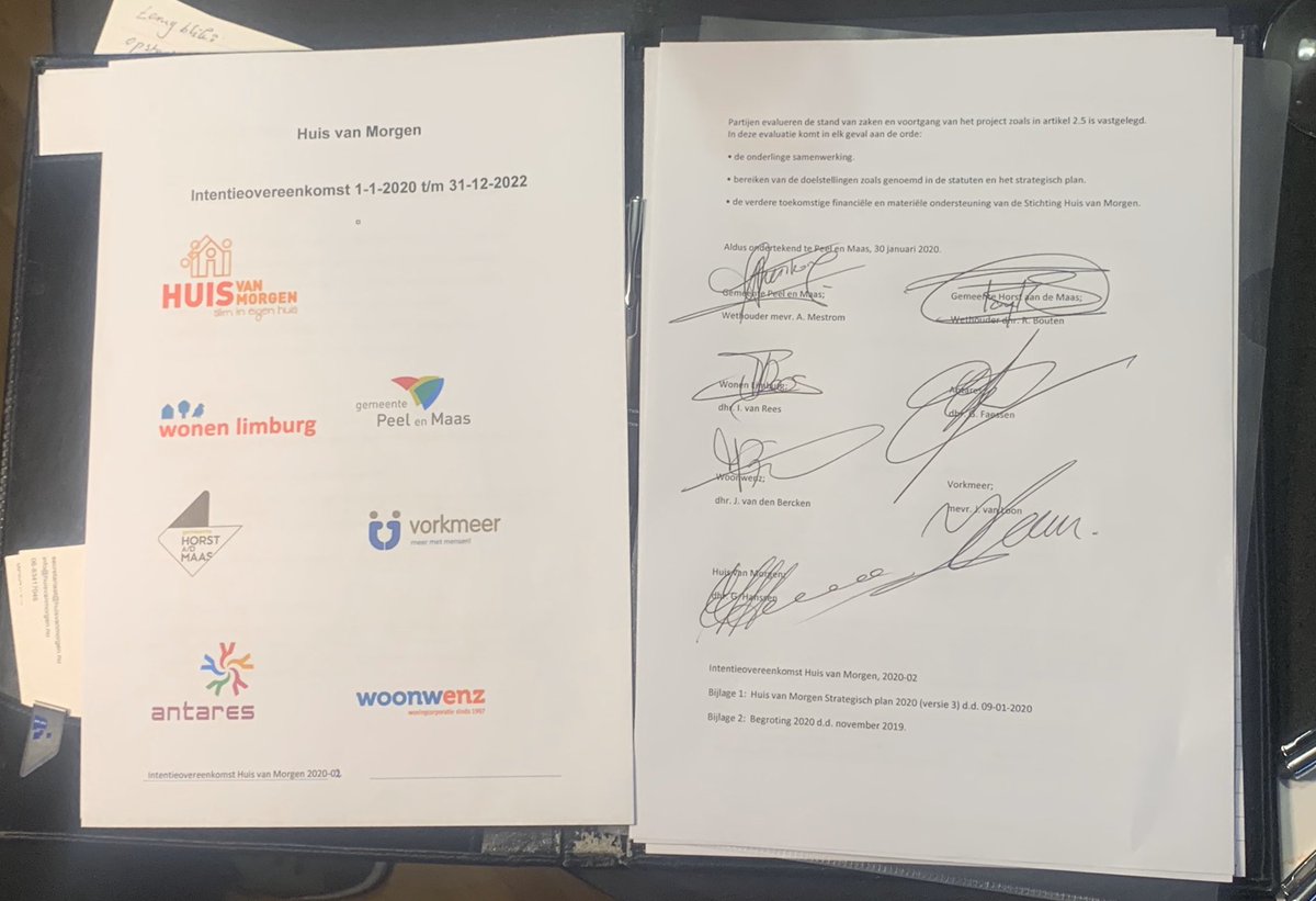 roybouten's tweet photo. 🏡 Trotse partner huis van morgen! 

✏️ Vanmiddag in Panningen de intentieovereenkomst getekend waarin we ons als @gemeenteHadM weer drie jaar verbinden aan @huisvanmorgen. Wat het Huis van morgen is? Waarom we dit belangrijk vinden? ⬇️

https://t.co/XfqhwM0PWN https://t.co/bzmElMcuGo