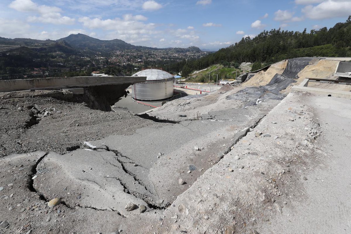 EPPetroecuador's tweet photo. @EPNEcuador #SomosPetroecuador | Entre los hallazgos detectados están las filtraciones de agua y la mala compactación de los diversos suelos donde se asienta el #TerminalCuenca. https://t.co/5rGPojH2Co
