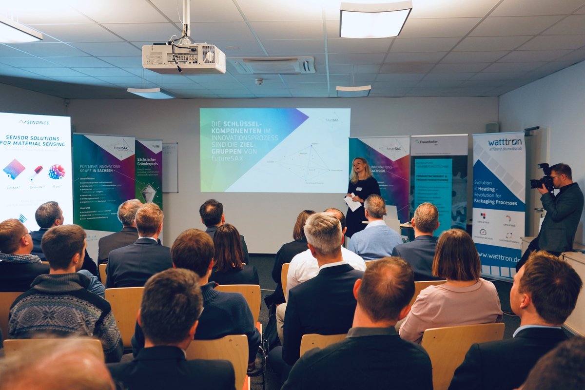 futureSAX's tweet photo. Nach dem Grußwort von Barbara Meyer @SMWA_SN werden heute bei der 1. Station der Sächsischen Transfer Roadshow mit @watttron und #senorics zwei besonders erfolgreiche Transferprojekte vorgestellt.
#InnovationmadeinSaxony https://t.co/erShchWVdg