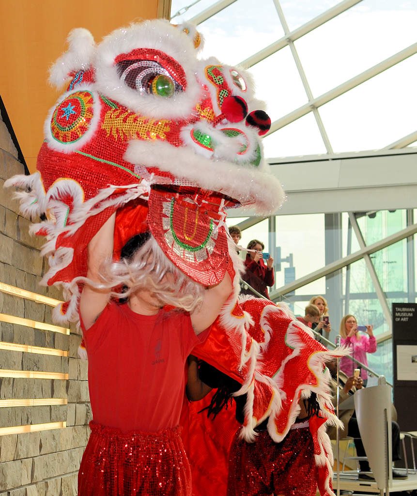 Don’t forget! Our Lunar New Year Celebration is this Saturday at 12pm at the Taubman Museum of Art. Presented jointly with the museum and Roanoke Valley Sister Cities.

For more info, visit: taubmanmuseum.org/calendar/10399…

Photo by Mike Brown