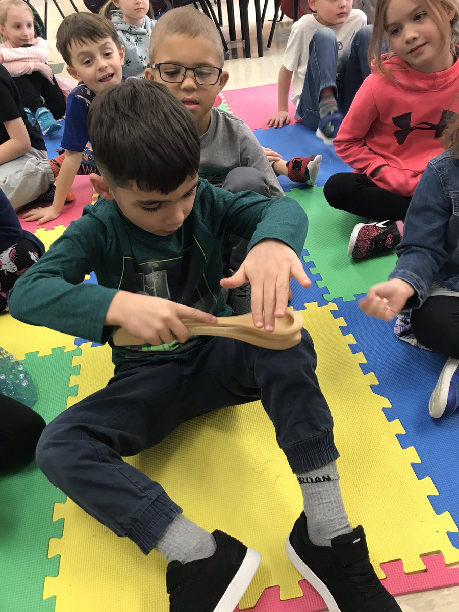 primarysamson's tweet photo. Learning about the Acadians. We are playing the spoons. https://t.co/fuqzFsRRDN