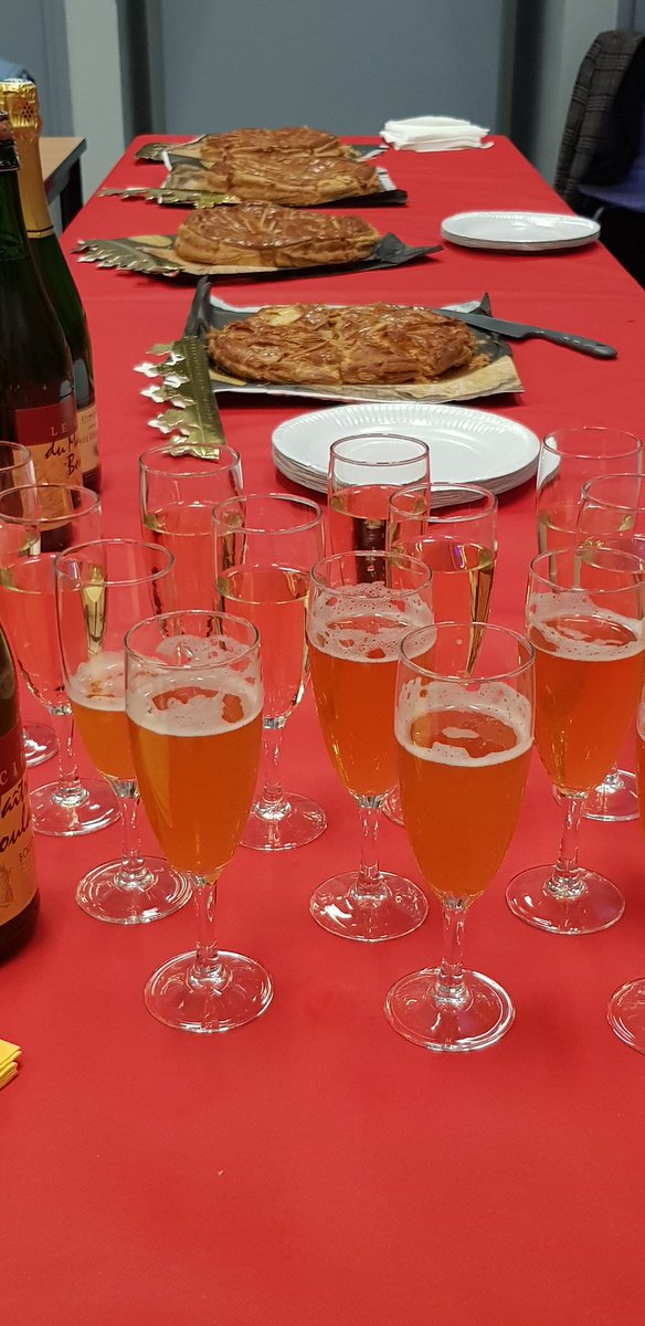 TourismeW's tweet photo. Temps convivial avec les membres de l'Office de Tourisme autour de la galette 2020. https://t.co/6GxDUthw6n