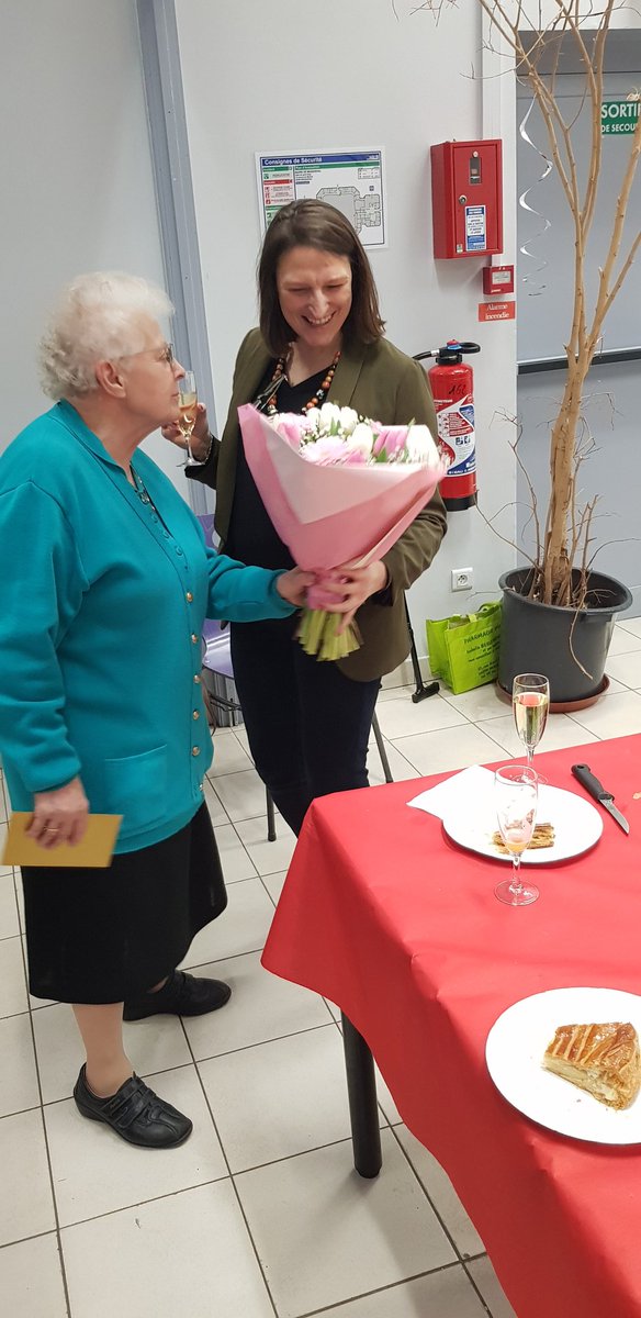 Temps convivial avec les membres de l'Office de Tourisme autour de la galette 2020.