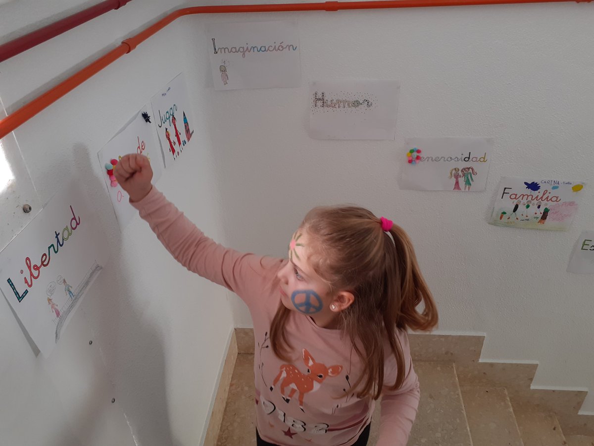 CeipAlonso's tweet photo. Hoy hemos celebrado el DÍA DE LA PAZ en el colegio. Aquí os dejamos fotos de las actividades que hemos realizado.
#DíaDeLaPazYLaNoViolencia https://t.co/2ZI9MDYoEi