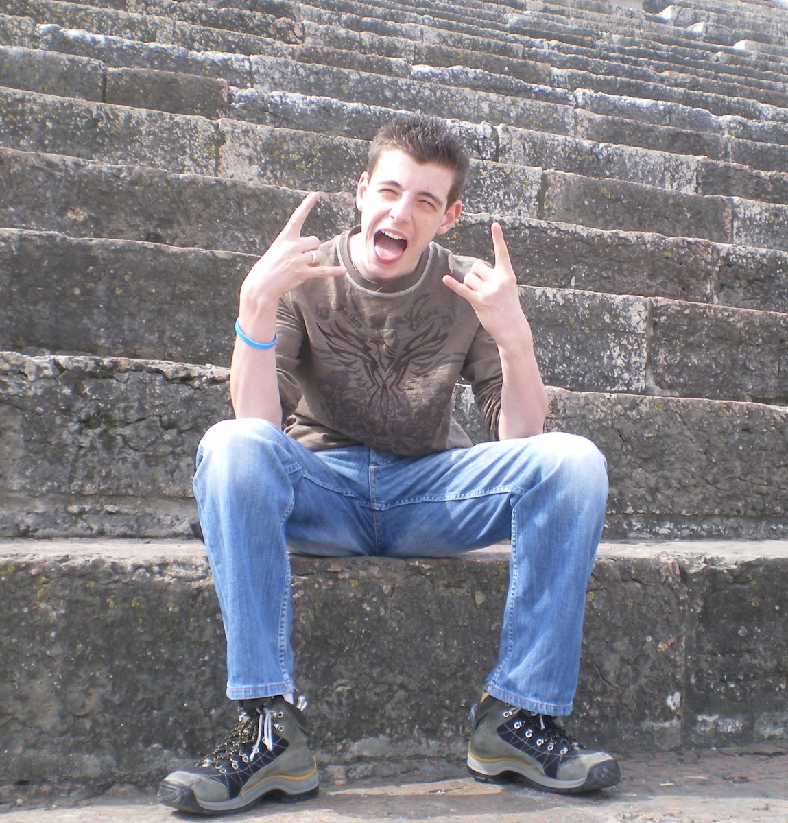 _LostTrain's tweet photo. Niall Lane is Co-Writer &amp; Assistant Director of Big Break. Niall once wore odd shoes to school; he now uses that story as his tinder bio. Link to tickets in our bio! 
#losttraintheatre #SceneAndHeard #ImaginationIsTheBeginning #LiveOutLoud @smockalley https://t.co/BwB5NwkKj9