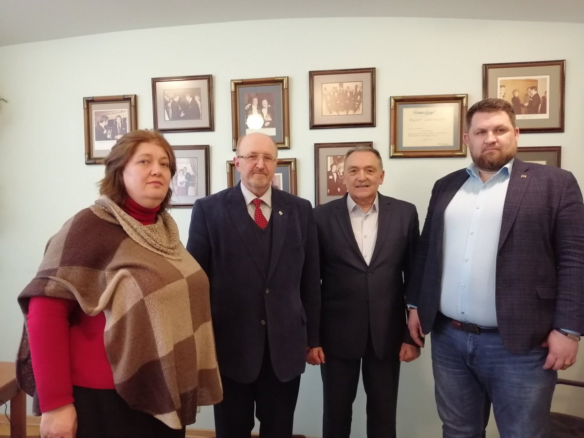 RCE2007's tweet image. 27 января 2020 года в Москве, в офисе компании «Северо-западный центр проектного финансирования — ЦПФ Северо-Запад» был подписан меморандум о сотрудничестве с Республиканской конфедерацией предпринимательства Беларуси.