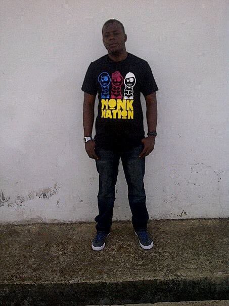 lekanlaniyan's tweet photo. @OluyomiOjo Sample of the urbanbaze T-Shirt. Lovely t-shirt. https://t.co/GLsPPZcSiv
