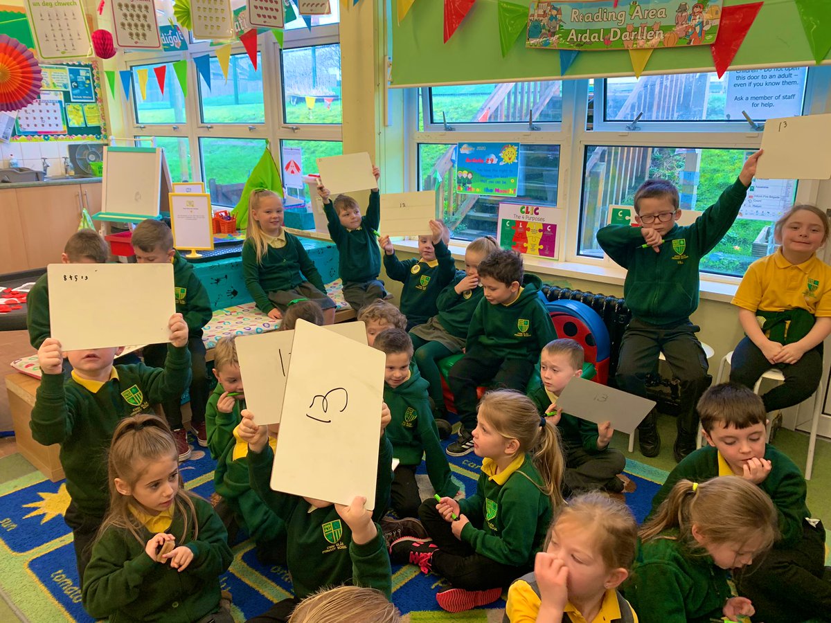 CGPrimary's tweet photo. We were practising our mental maths skills in Class 3 this morning! We needed to work out lots of addition, subtraction and even multiplication sums! #CGPMDβββοΈπ https://t.co/1lz8YLywcW