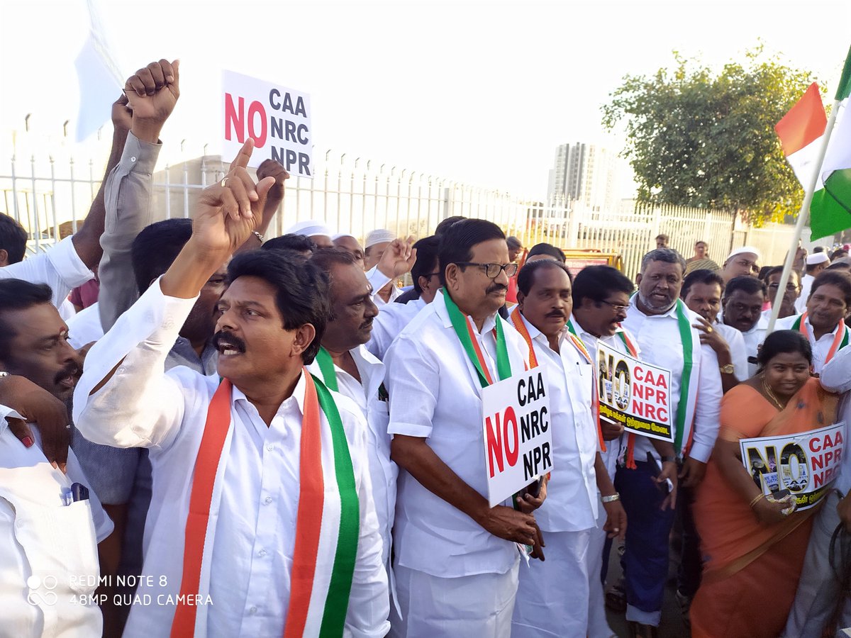 gavastk's tweet photo. #CAA_NRC_NPR எதிராக சென்னையில் நடைபெற்ற 37கிமீ மனிதசங்கிலி போராட்டத்தில், சைதாப்பேட்டையில் காங்கிரஸ் கட்சி தலைவர் கே.எஸ்.அழகிரி
#CAA_NRCProtests #RejectCAA_NRC_NPR #Chennai #AnnaSalai #HumanWall @INCTamilNadu @KS_Alagiri @TN_PYC https://t.co/1xa3cssGMS