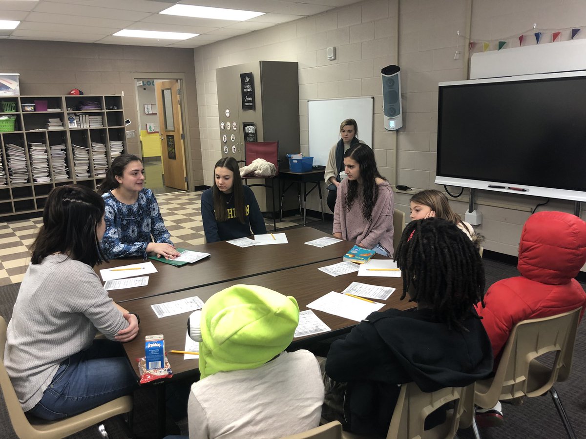 High school students are pretty awesome! These girls are starting a mentoring club for our students before school! @OPES_Eagles <a href="/MrScroggs/">Gales Scroggs</a> <a href="/FortMillSD/">Fort Mill School District</a>