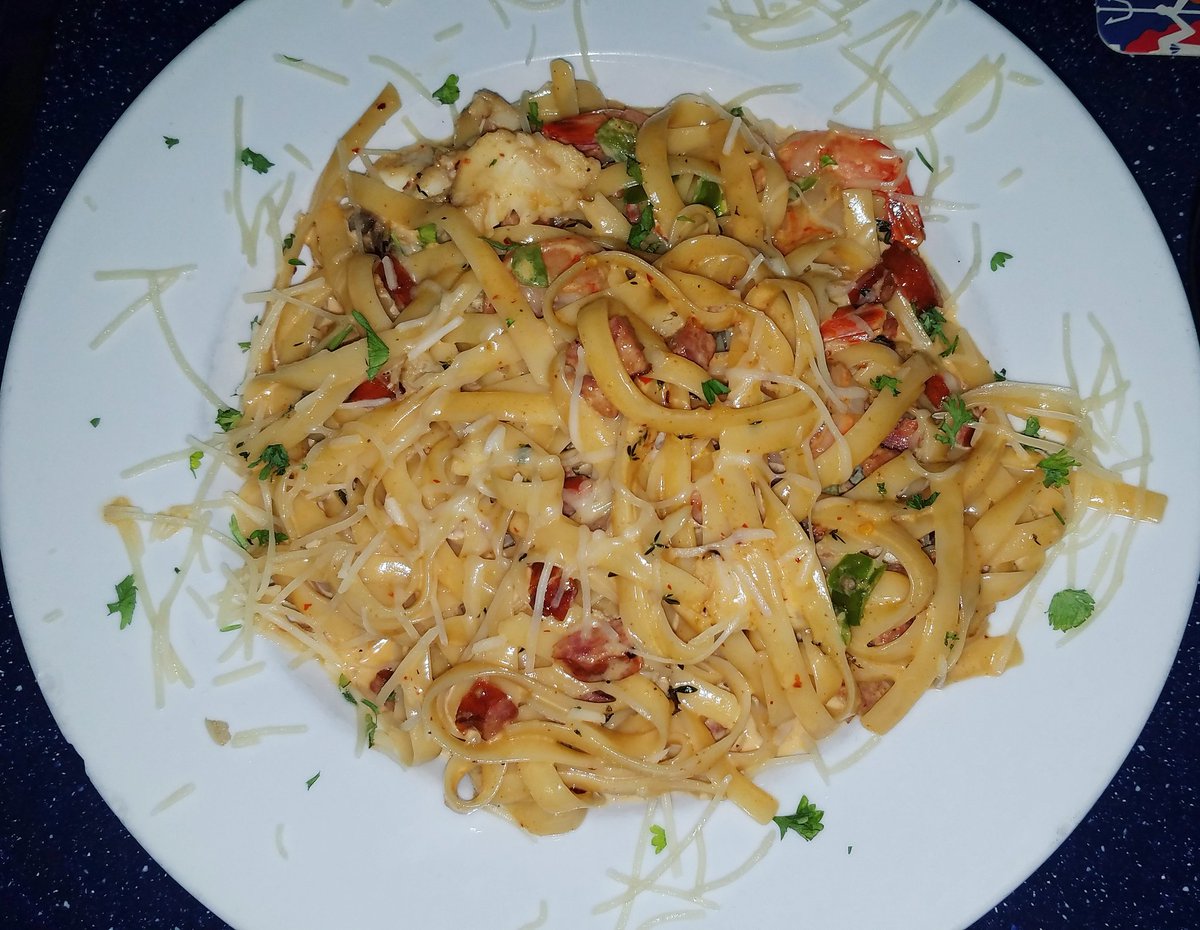 chantelfh's tweet photo. OMG Lobster, Shrimp, Andouille Sausage OH MY! 😯 🍽 #BellaBlu
#LeftoverQueen #lunch #Frenchtown #FoodiesFollow #stthomas #pasta https://t.co/7lSUKSRX76