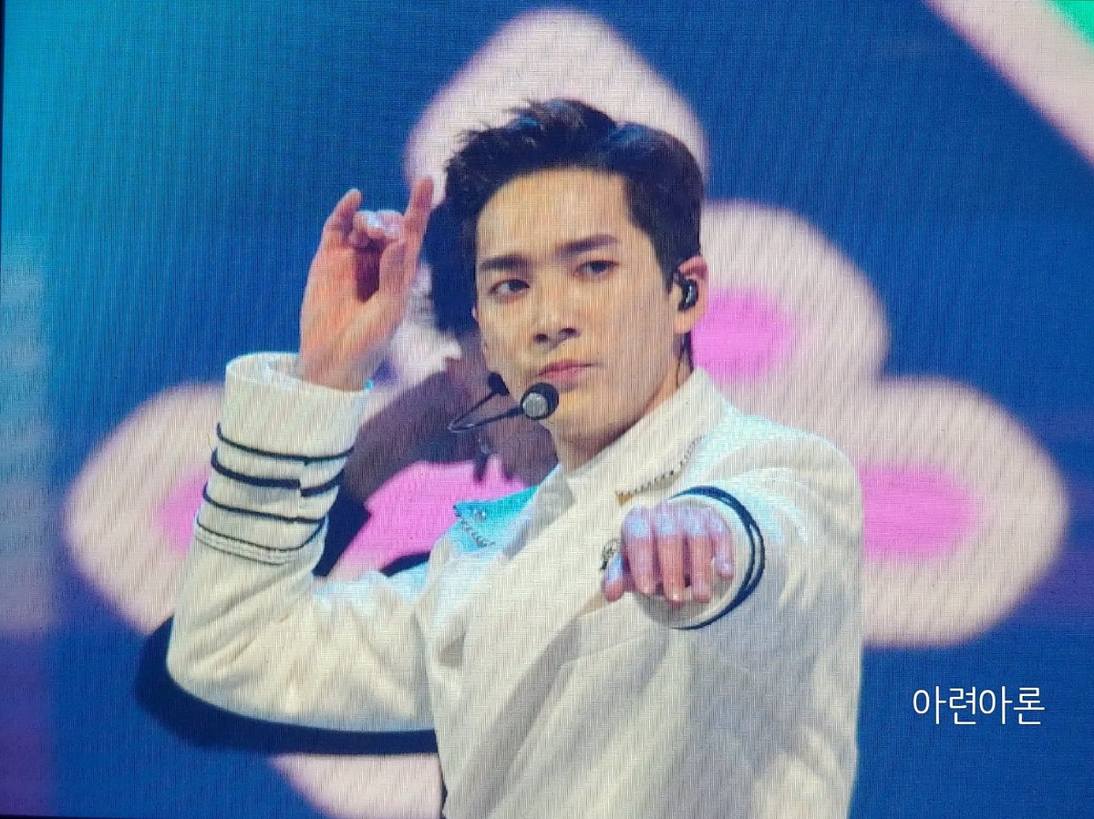 AryounAron's tweet photo. 20200130 서울가요대상 프리뷰
넌 정말 최고

#뉴이스트 #NUEST #ARON #아론 #곽아론 https://t.co/Htt7bDBc5p