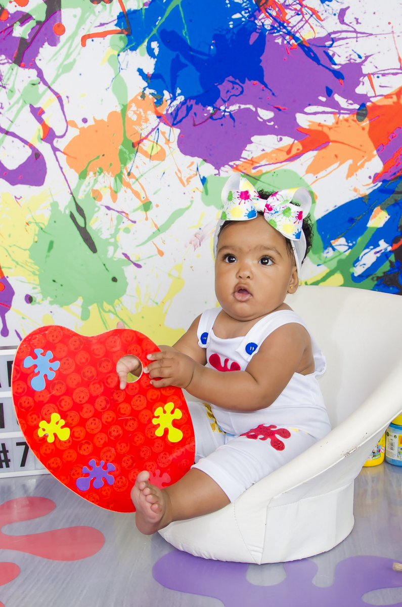 ThullyVicentin's tweet photo. Há 7 meses, o maior pintor do mundo pintou a minha história. E ela não tinha cor... eu me apaixono a cada dia mais por você !!! 💜💙💚💛🎨 
FELIZ 0.7 MESES MEU AMOR. 🧡🤎❤
#Pintando7 #Feliz #Mãeama #você. 💜 https://t.co/iEKrEhFIwn