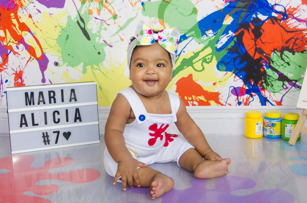 ThullyVicentin's tweet photo. Há 7 meses, o maior pintor do mundo pintou a minha história. E ela não tinha cor... eu me apaixono a cada dia mais por você !!! 💜💙💚💛🎨 
FELIZ 0.7 MESES MEU AMOR. 🧡🤎❤
#Pintando7 #Feliz #Mãeama #você. 💜 https://t.co/iEKrEhFIwn