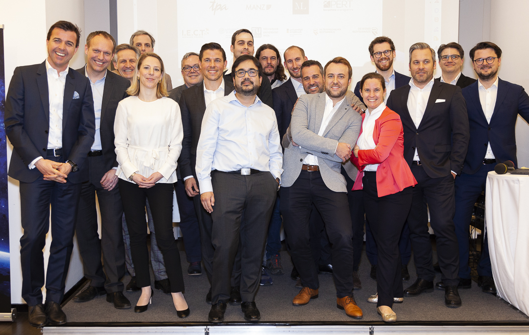 kompany's tweet photo. Last night the final pitch event of the #legaltechhubvienna accelerator took place, where #kompany COO Johanna Konrad presented to LTHV partners, media & potential investors. It has been wonderful to participate in such an excellent program.
#regtech #regtech100 #LTHV #legaltech https://t.co/B0k1aTN8jl
