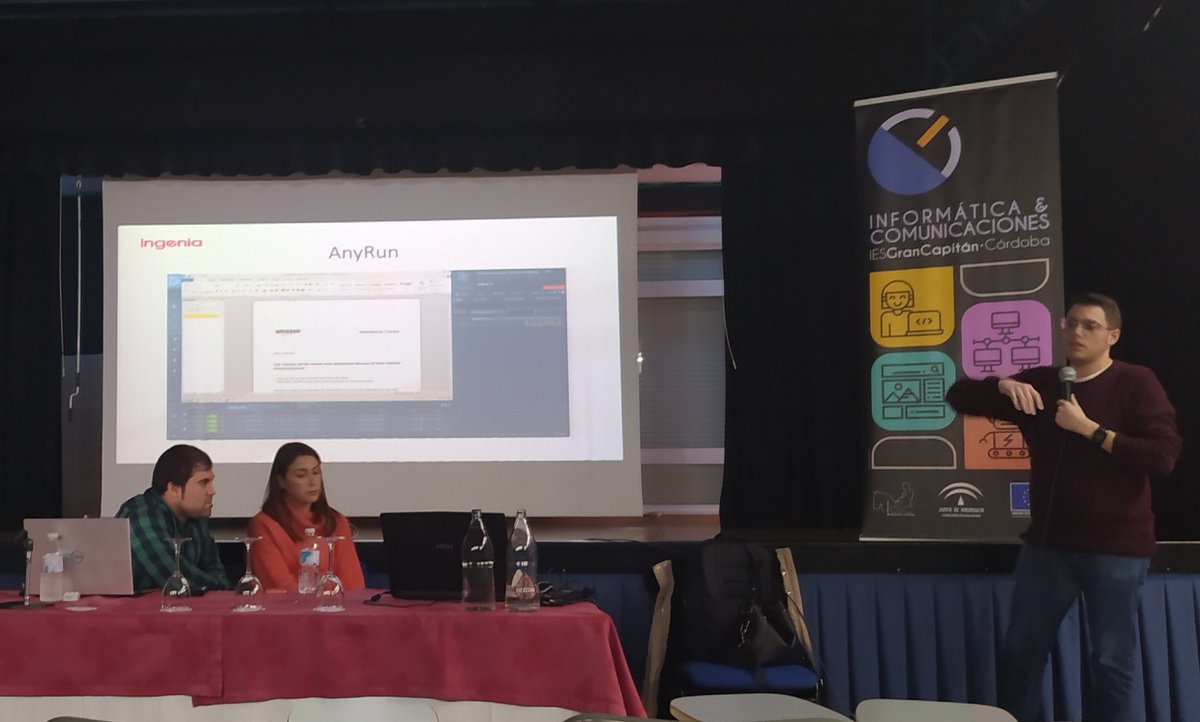Andres_H78's tweet photo. ¡Acabamos este Jueves de la #sysmana2020 hablando de temas seguridad y búsqueda empleo con los profesionales de @Ingenia_es! #sysmana https://t.co/rfDKcPhkjz