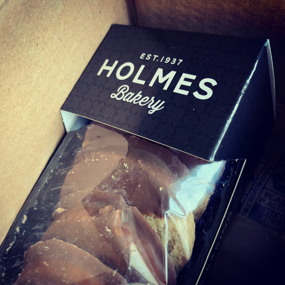 That moment when a wee treat arrives. 🤣<a href="/HolmesBakeryNI/">Holmes Bakery NI</a>