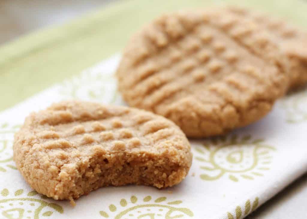 BarefeetKitchen's tweet photo. Are you ready for the EASIEST Peanut Butter Cookies EVER? #Cookies #PBLover #EasyCookies
https://t.co/9mKZVg9GNM https://t.co/X15MvBCB77