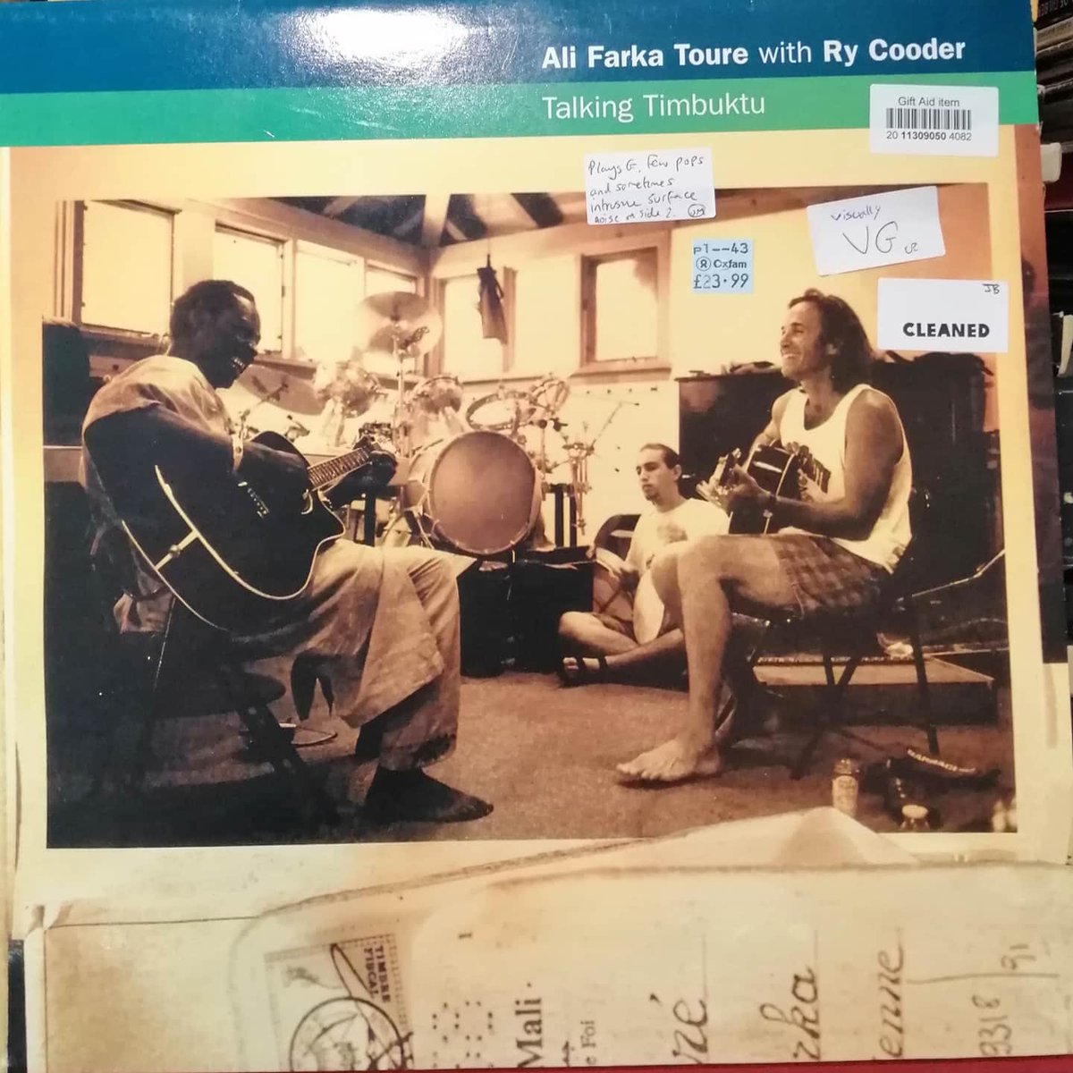 OxfamMusicStore's tweet photo. Talking Timbuktu is the 1994 collaboration between Malian guitarist Ali Farka Touré and American guitarist/producer Ry Cooder. - £23.99 - COLLECTABLE VINYL
https://t.co/KqoaRaL5lp
#OxMuSo https://t.co/uZar0OAnQd