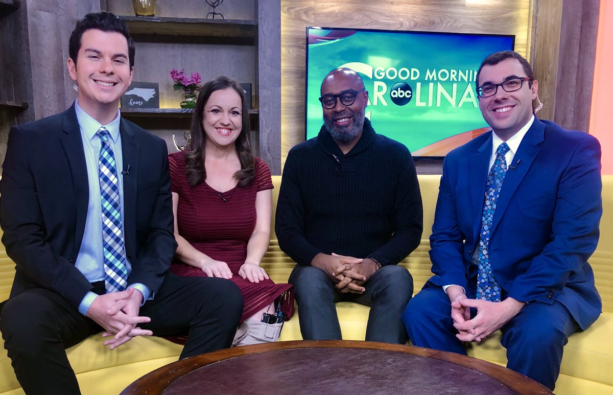 CrystalCostaB's tweet photo. It was great meeting musician @ericdozier today on #GMC! You can catch him performing at a program called "Uniting the World One Song at a Time" this Saturday at 5 p.m. at #ConwayHigh! And Monday at @CCUChanticleers at 4:00. @ConnorIngalls @JohnSmithWX https://t.co/rg9FsQLijQ