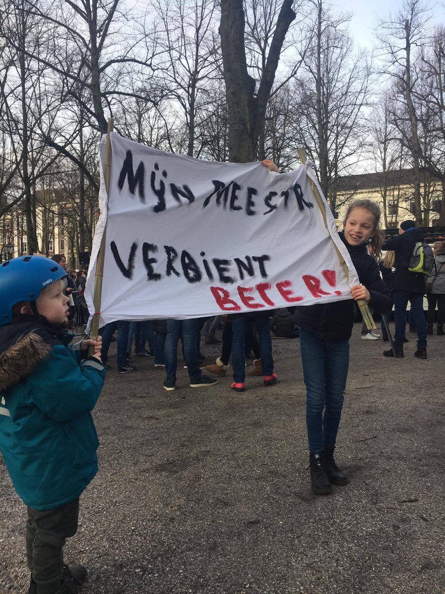 thomasvenneman's tweet photo. Bij volgende advocatenstaking deze twee inzetten?  #rechtsbijstand https://t.co/5AJWxinbbn