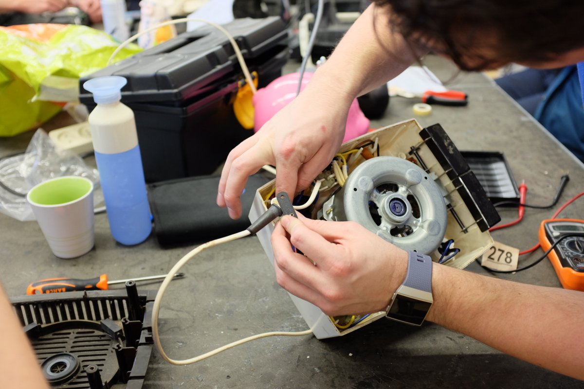 BasFlipsen's tweet image. Are you working with 3D printers and want to create a better world, please apply for the post-doc postion about 3D printing of spareparts for repair @idetudelft 

academictransfer.com/nl/288787/post…