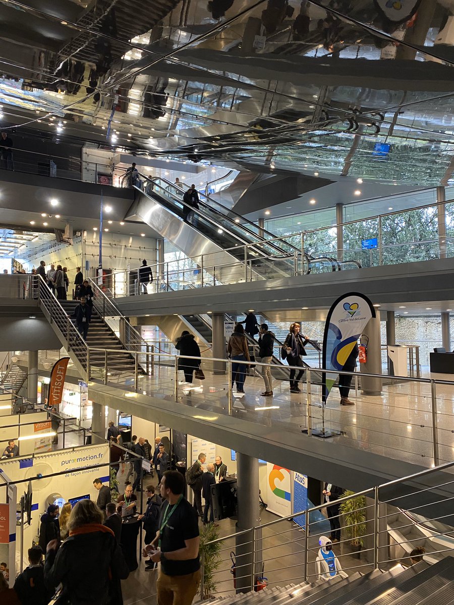 SUPINFO_Tours's tweet photo. Le campus #SUPINFO de #TOURS est présent au salon professionnel du #Numerique #HumanTechDays au Palais des Congrès de #Tours ! On vous attend sur notre stand 🚀 #HTD2020 #HumanTechRegion @CRNumCVL https://t.co/o5Gg0IvPry