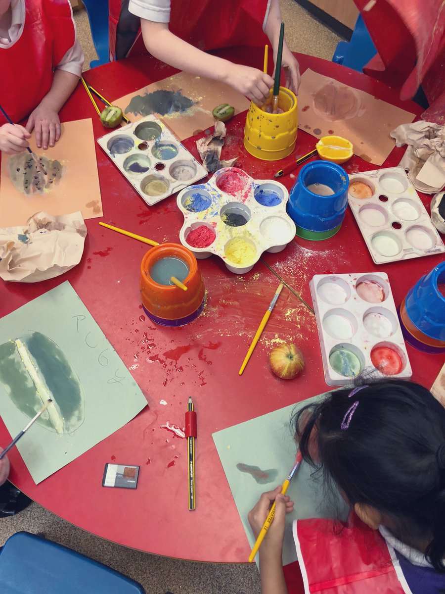 PortfieldSchool's tweet photo. Some excellent paint mixing skills being demonstrated in early years today! @James_Munt @AbbieParkin3 @kas397 @TKATAcademies https://t.co/NJKFXseLYQ