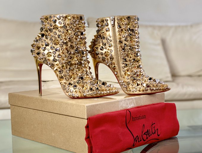 Today I&rsquo;m grateful for all my wonderful fans who support, tip and spoil me.  I appreciate you all 🙏❤️  A<a href="/tag/rollerblades"class="tags"><span>#rollerblades</span></a><a href="/tag/inlineskating"class="tags"><span>#inlineskating</span></a><a href="/tag/rollerglamgirl"class="tags"><span>#rollerglamgirl</span></a>