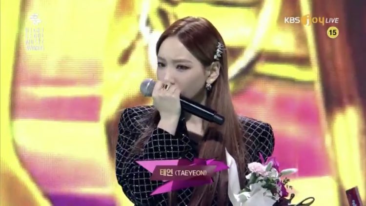 SoneSupport_'s tweet photo. #Taeyeon wins DIGITAL DAESANG with ‘Four Seasons’ at Seoul Music Awards 

🏆 She is the first SOLOIST ever to receive a daesang (as what said in the program) 

Congratulations @GirlsGeneration #Taeyeon

#Taeyeon1stDaesang -> trend this! https://t.co/Yv8goSVVyO
