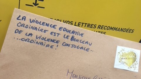 miranda_seve's tweet photo. Moi aussi j'ai écrit à @AdrienTaquet
#100lettresloiVEO . Des actions concrètes sont nécessaires pour une société sans #VEO. Tout reste à faire . #stopveo #oveo
"La violence éducative ordinaire est le berceau de la violence conjugale ... ordinaire !" https://t.co/IKNLAhDLDI